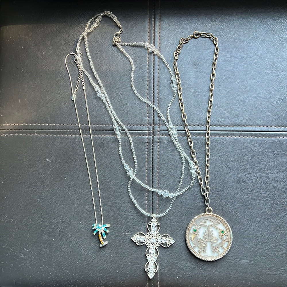 Necklace Bundle Lot Set Of 3 Costume Jewelry Crafting Lot.